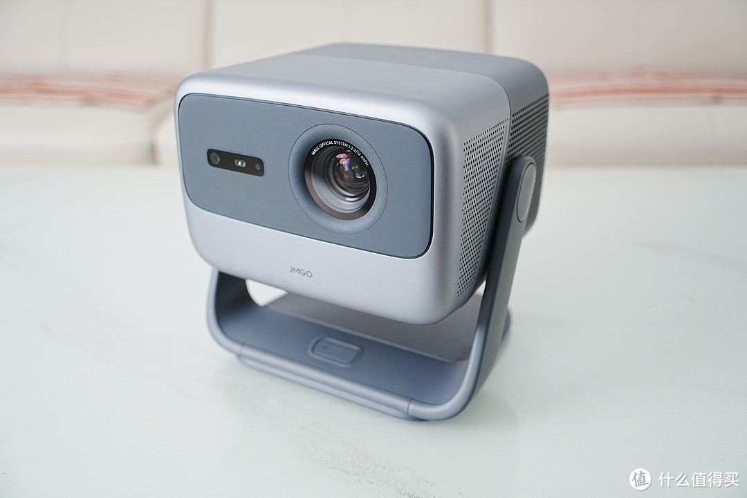 画质好、更易用、多场景的三色激光云台投影——坚果N1S Pro 4K，给你不一样的观影体验！